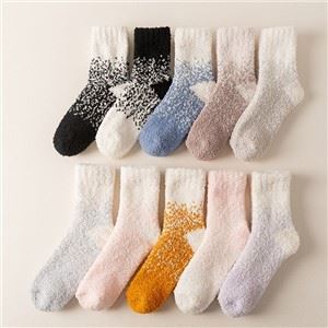 Poj niam Fuzzy Crew Socks